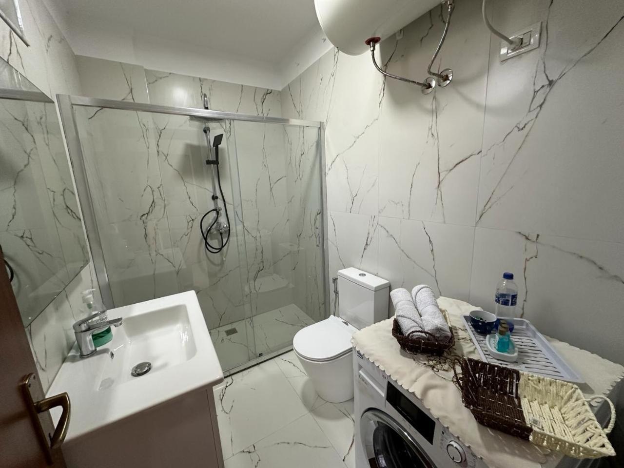 Apartamento Sunset Sea View - Beachfront Balcony - Ac - Wifi Durrës